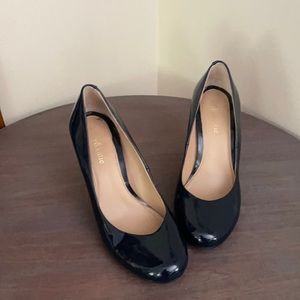 Kelly & Katie Navy Pumps